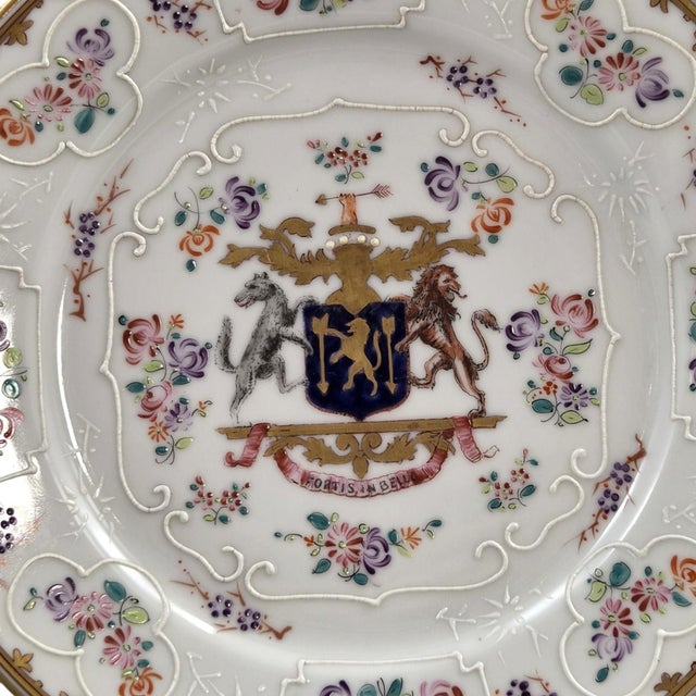 Ceramic Armorial Porcelain Plates from Edmé Samson & Cie, 1890, Set of 2 For Sale - Image 7 of 11