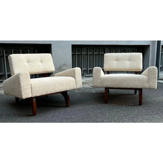 Textile Set of Square Armchairs with Wooden Base and White Bouclé Fabric, 2000s For Sale - Image 7 of 7