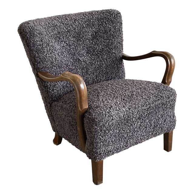 Danish Art Deco Lounge Chair in the style of Viggo Boesen, 1940s For Sale