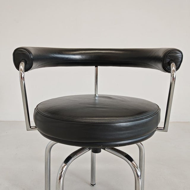 Black Leather LC7 Swivel Armchair by Charlotte Perriand for Cassina, 1980s For Sale - Image 12 of 18