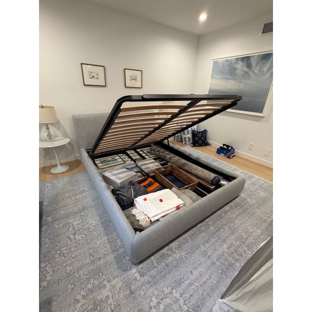 Mid-Century Modern Design Within Reach (Dwr) Nest Storage Bed - Queen in Fog Pebble Weave, Made in Italy For Sale - Image 3 of 9