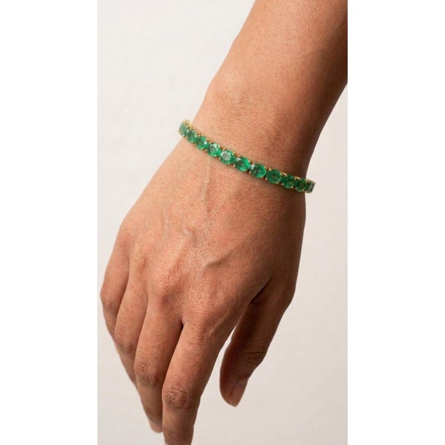 13.20 Carat Natural Zambian Emerald Tennis Bracelet in 18k Yellow Gold 7.5 Inch For Sale - Image 13 of 17
