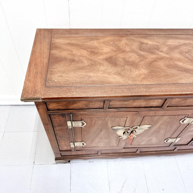 Vintage Henredon Hollywood Regency Sideboard Credenza Brass Butterfly Hardware, Attributed For Sale In Charlotte - Image 6 of 16