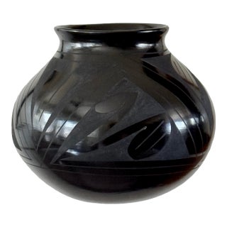 20th Century Mata Ortiz Black Earthenware Pot by Tomasa Mora For Sale
