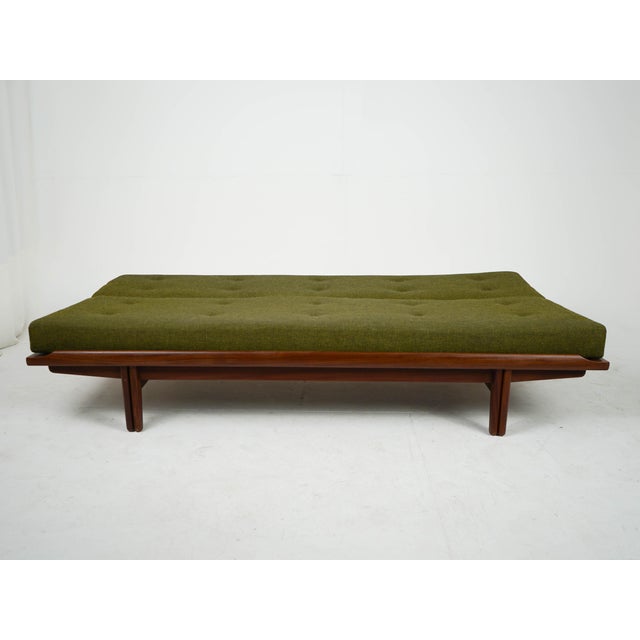 Mid-Century Modern Model 981 Diva Daybed in Teak by Poul M Volther for Frem Røjle, 1960s For Sale - Image 3 of 16
