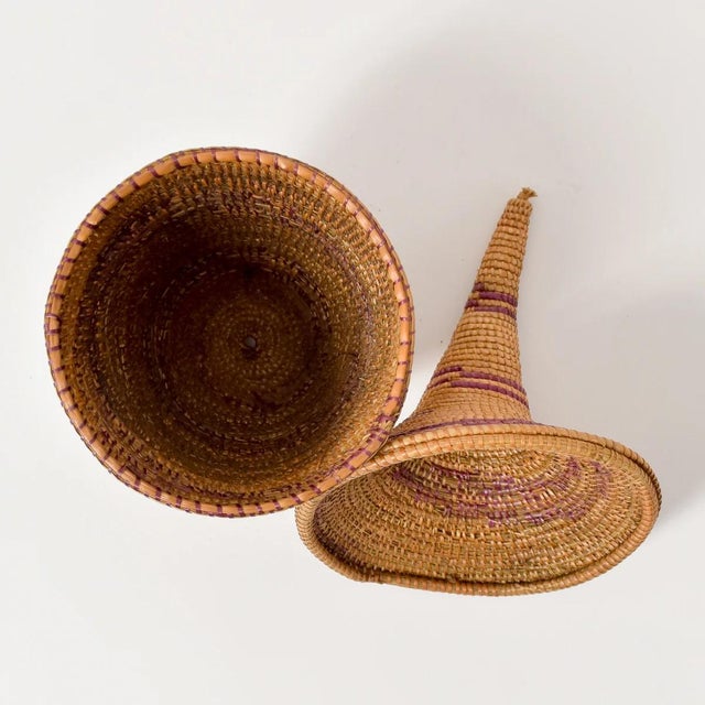 Early 20th Century Early 20th Century Tutsi Basket with Lid Rwanda For Sale - Image 5 of 8