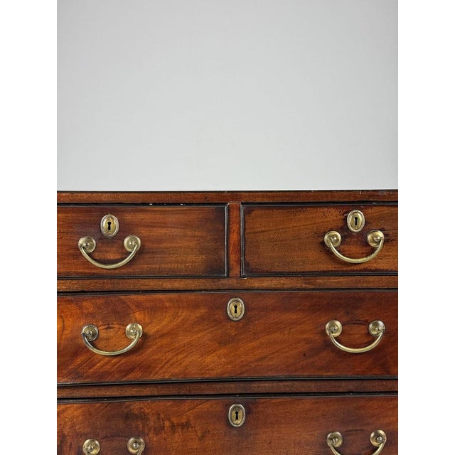 Wood Antique Chest of Drawers in Mahogany, 1800s For Sale - Image 7 of 18