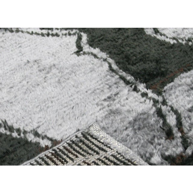 Contemporary Turkish Shag Rug For Sale - Image 4 of 7