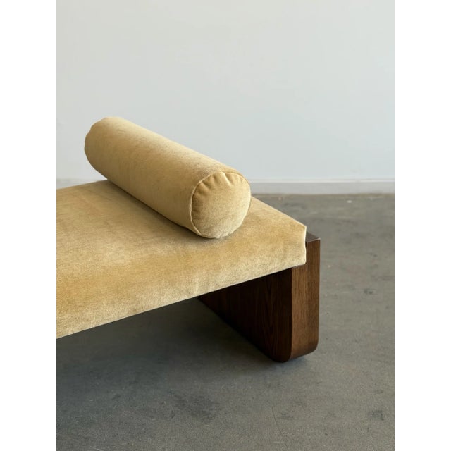 La Luna Daybed in Mohair For Sale - Image 9 of 18