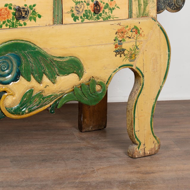 19th Century Chinese Yellow Lacquered Altar Table Console For Sale - Image 17 of 18