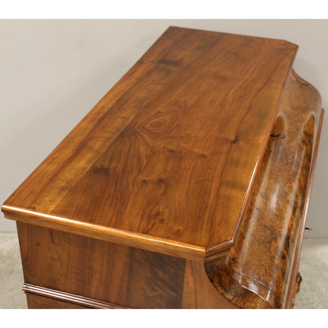 Walnut Drop-Leaf Chest of Drawers, 19th Century For Sale - Image 17 of 18