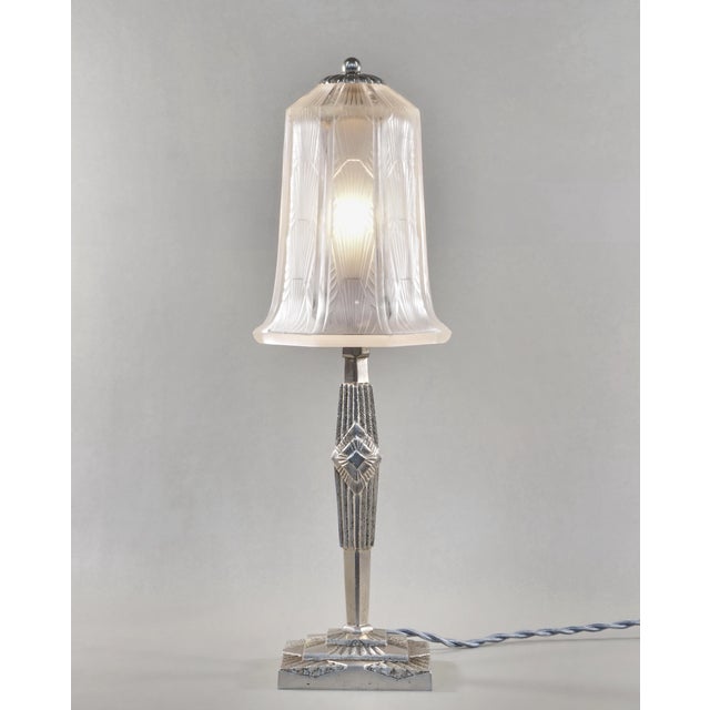 Hettier & Vincent A beautiful French art deco lamp by the famous Paris based maison Hettier et Vincent made around 1930. A...