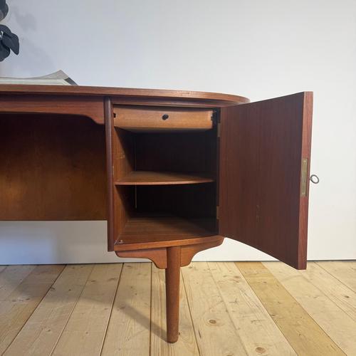 Mid-Century Teak Writing Desk by H.P. Hansen For Sale - Image 12 of 13
