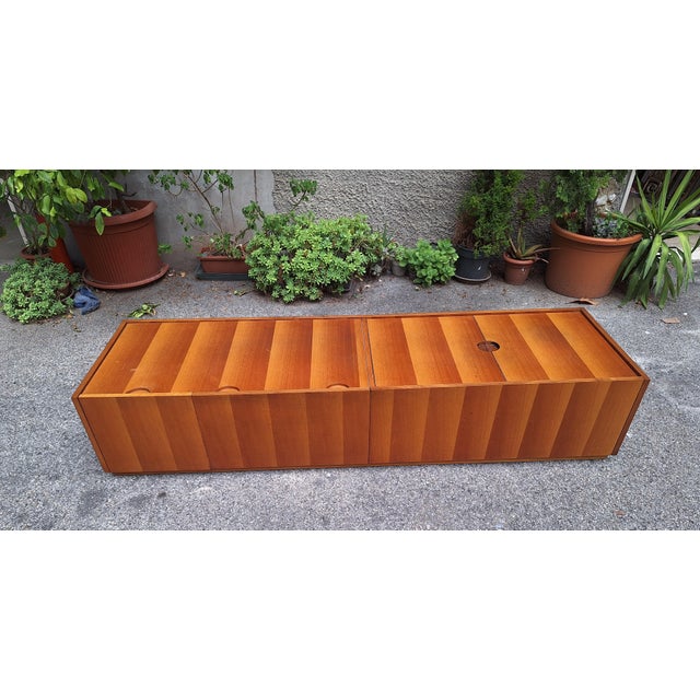Mid-Century Modern Chest in Shaded National Walnut, 1980s For Sale - Image 3 of 9