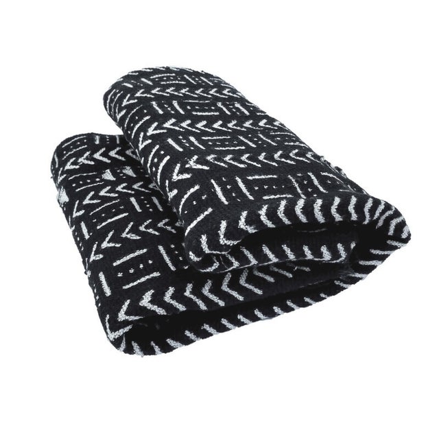 Vintage African Black and White Mud Cloth Textile Mali 62" by 43" For Sale - Image 4 of 5