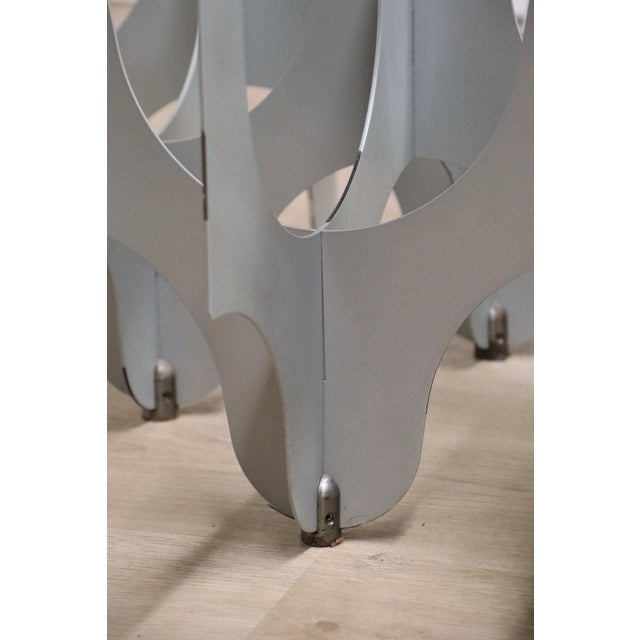 Metal Minimalist Sculptural Coffee Table in Metal and Glass, 1980s For Sale - Image 7 of 18
