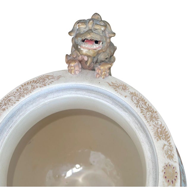 Large Japanese Satsuma Lidded Jar With Fu Dogs, Meiji Period, 19th Century. For Sale - Image 9 of 9