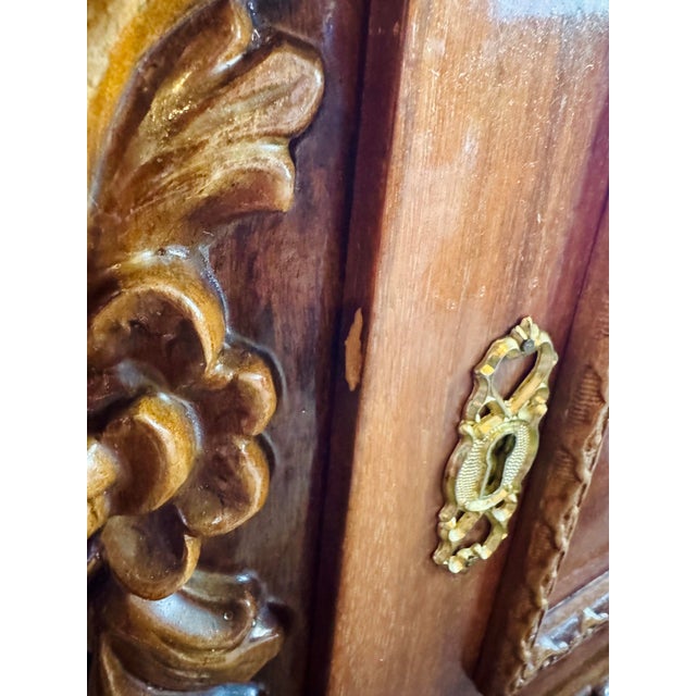 Mid 20th Century Pair of Carved Wood French Style Nightstands End Tables Figured Veneer Cabinets For Sale - Image 12 of 13