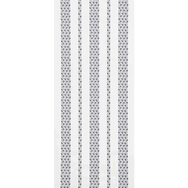 Contemporary Sample - Schumacher Lillian Vine Wallpaper in Carbon For Sale - Image 3 of 4