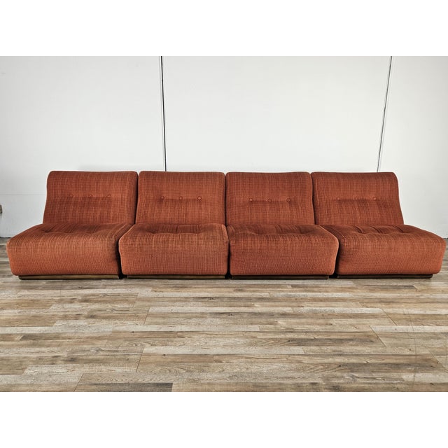 Italian Space Age Modular Chairs in Fabric with Wooden Legs, 1970, Set of 4 For Sale - Image 4 of 12