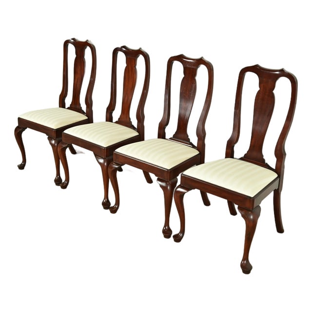 Henkel Harris Queen Anne Solid Mahogany Dining Chairs, Set of Four For Sale