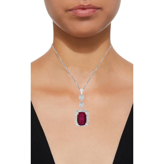 Contemporary 17 Carat Rubelite and 4 Carat Diamond Pendant / Necklace 14 Karat Gold, Estate For Sale - Image 3 of 18
