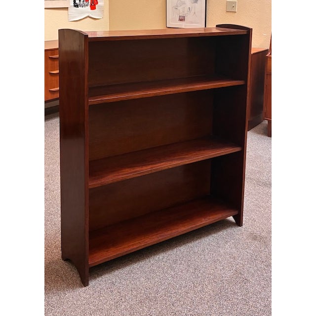 European Mid Century Modern Free Standing Walnut Bookcase / Shelving c.1960 For Sale - Image 9 of 13