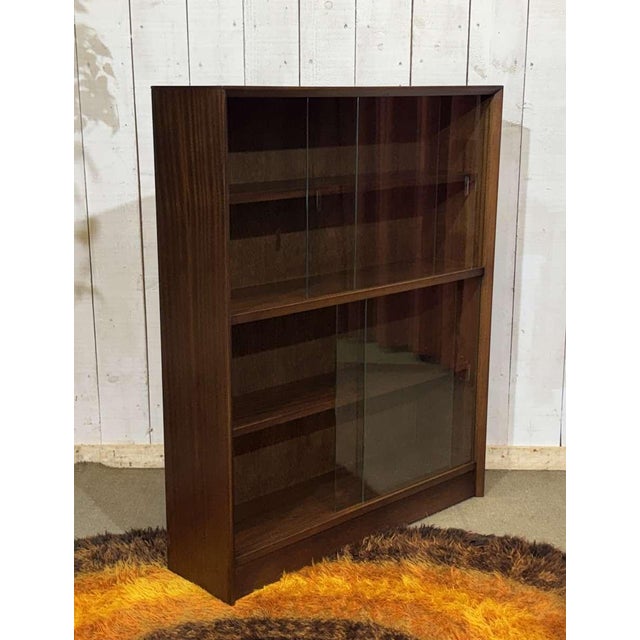 Wood English Mahogany Display Cabinet, 1970s For Sale - Image 7 of 16