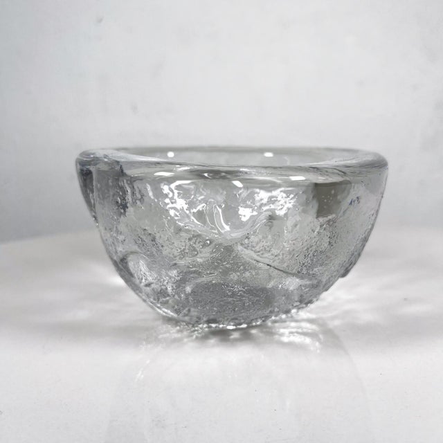 Transparent 1960s Modern Heavy Art Glass Bowl Thick Rim Textured Ice Block For Sale - Image 8 of 11