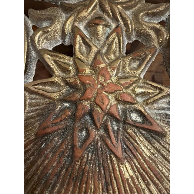 Offered is an antique cast brass wall trivet / hearth trivet, dating to the late 19th–early 20th century (circa...