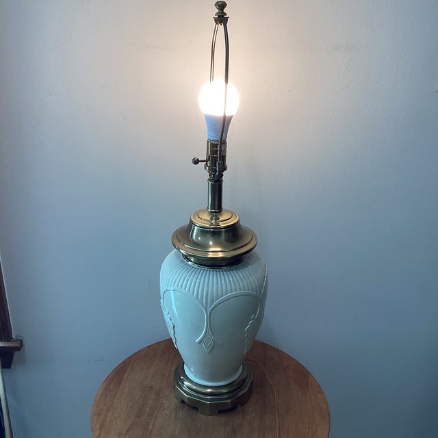 Vintage Large Ivory Porcelain Embossed Leaf Design & Brass Lamp Footed Base by Ethan Allen For Sale - Image 12 of 12