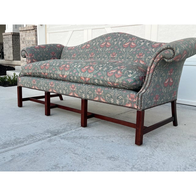 William Morris - Style Fabric Mid Century Down Chinese Chippendale Camelback Settee Sofa Couch Georgian Design For Sale - Image 15 of 18