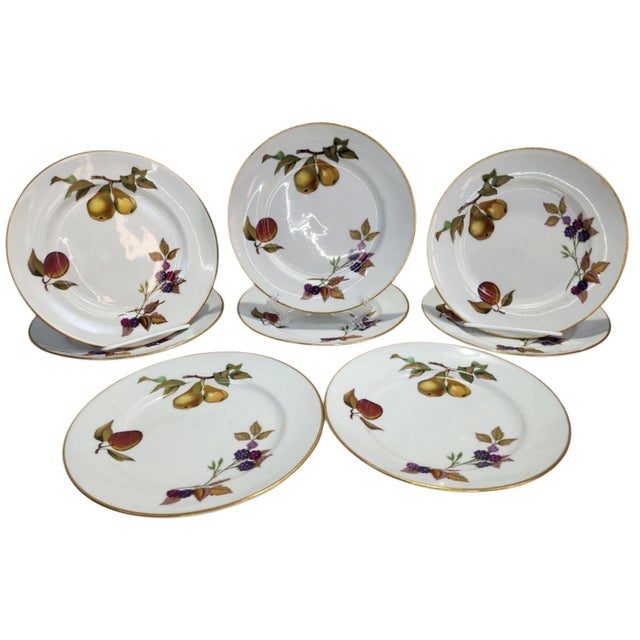 1960s Royal Worcester Evesham Gold – 32-Piece Dinnerware Set – England For Sale - Image 10 of 12
