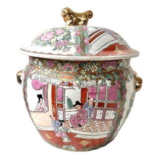 Chinese Porcelain Kamcheng, a Famille Rose Medallion Vinegar Jar With Lid. For Sale