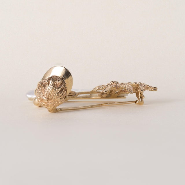 Modern Vintage William Ruser Angel Island Golfer Pearl Brooch For Sale - Image 3 of 5