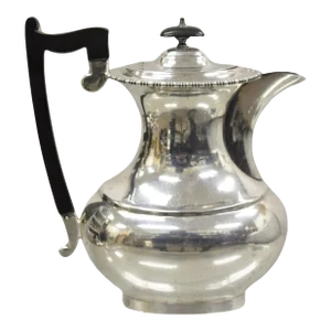 Early 20th Century English Victorian Sheffield James Ramsay Dundee Silver Plated Coffee Tea Pot