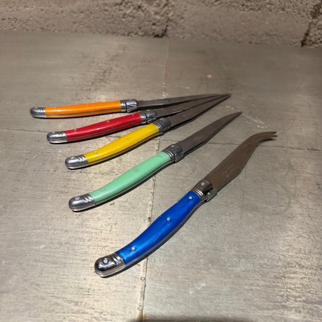 Modern 1980s Colorful Multi-Piece Laguiole-Style Knife, Set of 5 For Sale - Image 3 of 8