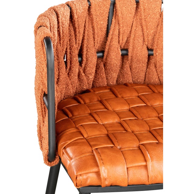 Set of 8 Dining Chairs The Dining Table is not included, it's just to give you a design idea. Materials: Metal, boucle,...