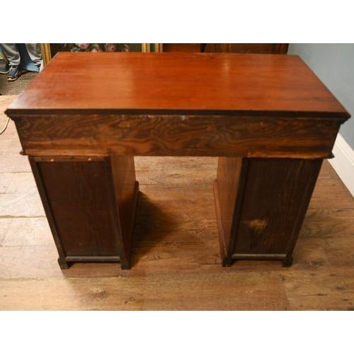 Military Campaign Pedestal Desk in Mahogany, 1880 For Sale - Image 4 of 15