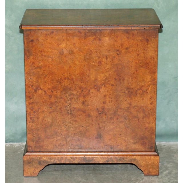 George III Style Burr Elm Chest of Drawers with Brushing Slide For Sale - Image 15 of 18
