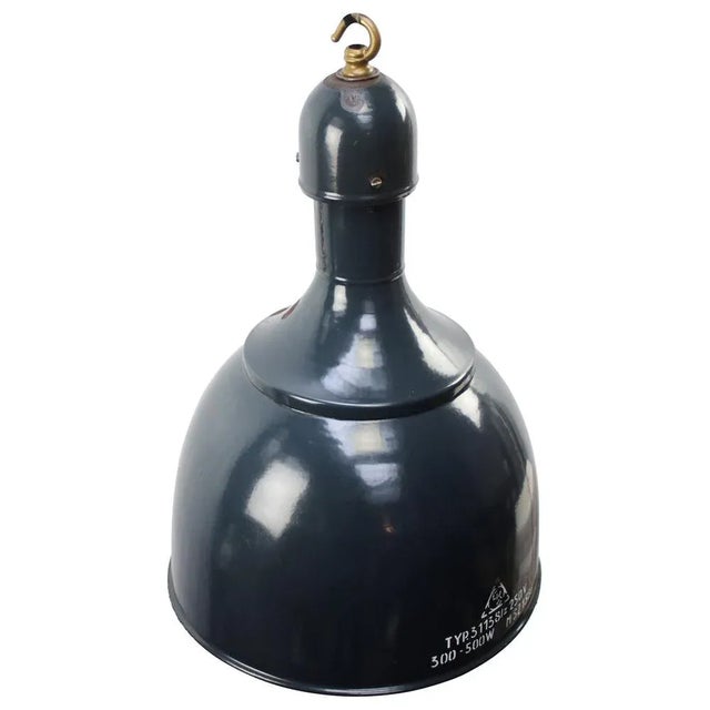 Large factory pendant, blue enamel White interior, brass top E27 / E26 Up to 250V (Europe/UK Standard).The wiring of this...