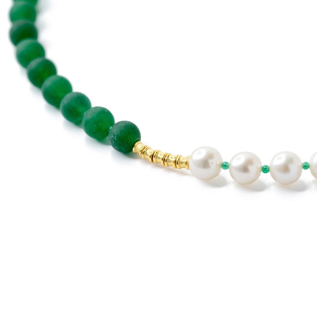 2020s Pearl Green Chalcedony Necklace For Sale - Image 5 of 7