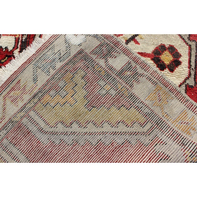 Tribal Medallion Vintage Turkish Oushak Rug in Red, Brown, Gray, Yellow For Sale In Atlanta - Image 6 of 7