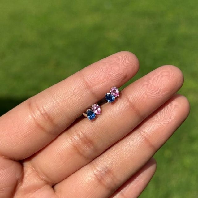 Toi Et Moi Pear-Cut Blue Sapphire & Pink Sapphire Stud Earrings in 18k Gold- 2 Pieces For Sale In New York - Image 6 of 15