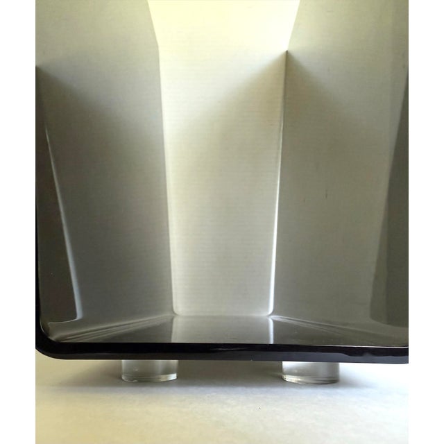 Vintage Modern Smoked Gray Lucite U-Shaped Record & Magazine Rack For Sale In Los Angeles - Image 6 of 12