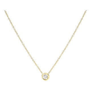 10K Yellow Gold 1/10 Carat Round Brilliant-Cut Diamond Modern Bezel-Set Solitaire 16"-18" Pendant Necklace (H-I Color, SI2-I1 Clarity) For Sale