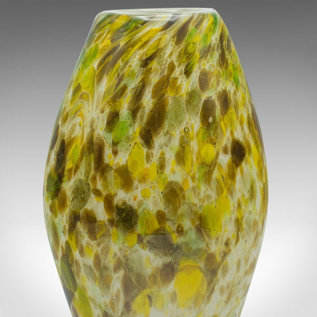 Green 1960's Vintage Flower Vase For Sale - Image 8 of 9