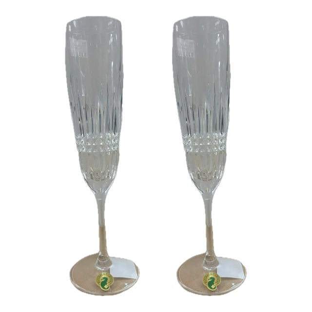 Set of 2 Lismore Diamond Champagne Flutes by Waterford For Sale