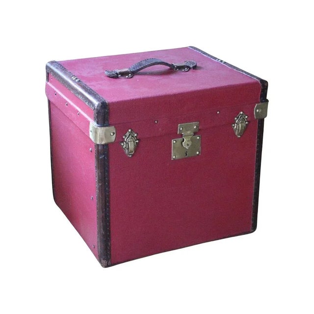 Cube Shape Red Canvas Trunk, 1930s For Sale - Image 15 of 15