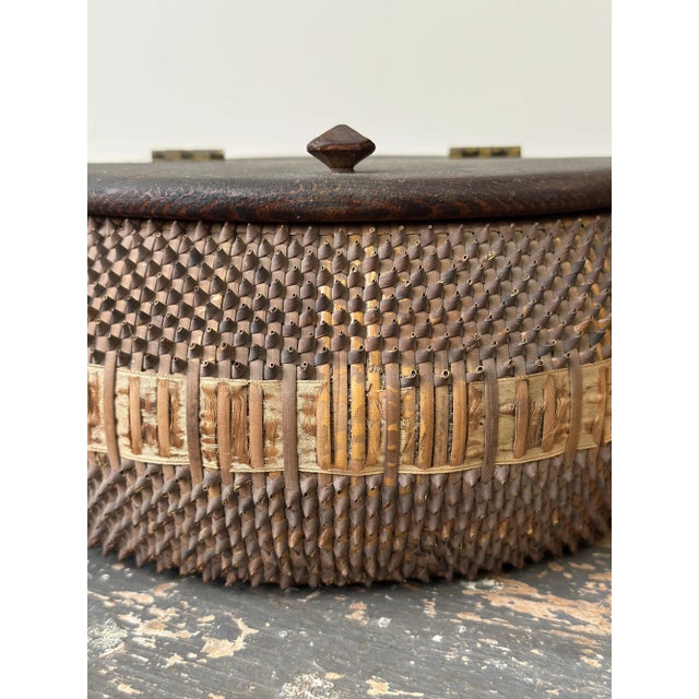 Wood Antique Folk Art Ash + Crate Basket Mi'kmaq / Passamaquoddy Made Sewing Box, Circa Early 20th Century For Sale - Image 7 of 16